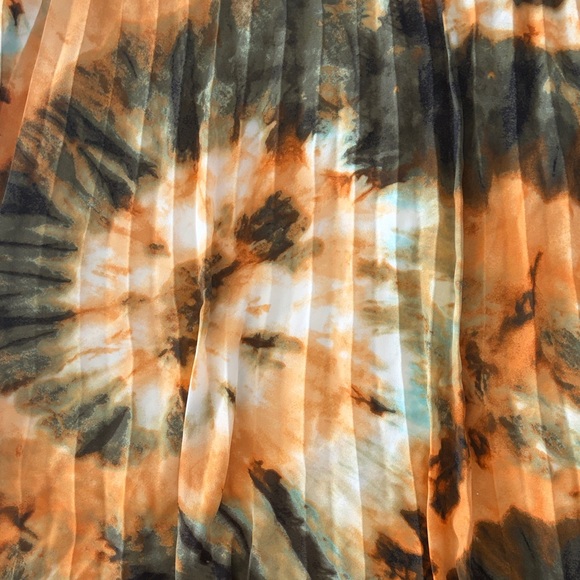 Tahari Tie-Dye Style Top - Orange and Black - Picture 2 of 6